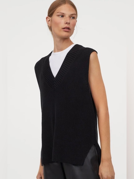 Sweaters - H&M Black Ribbed V-Neck Knit Sweater Vest